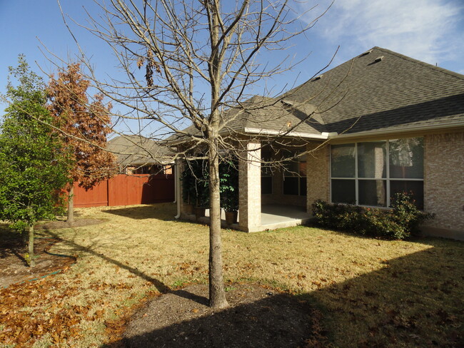 Building Photo - 10024 Lisi Anne Dr
