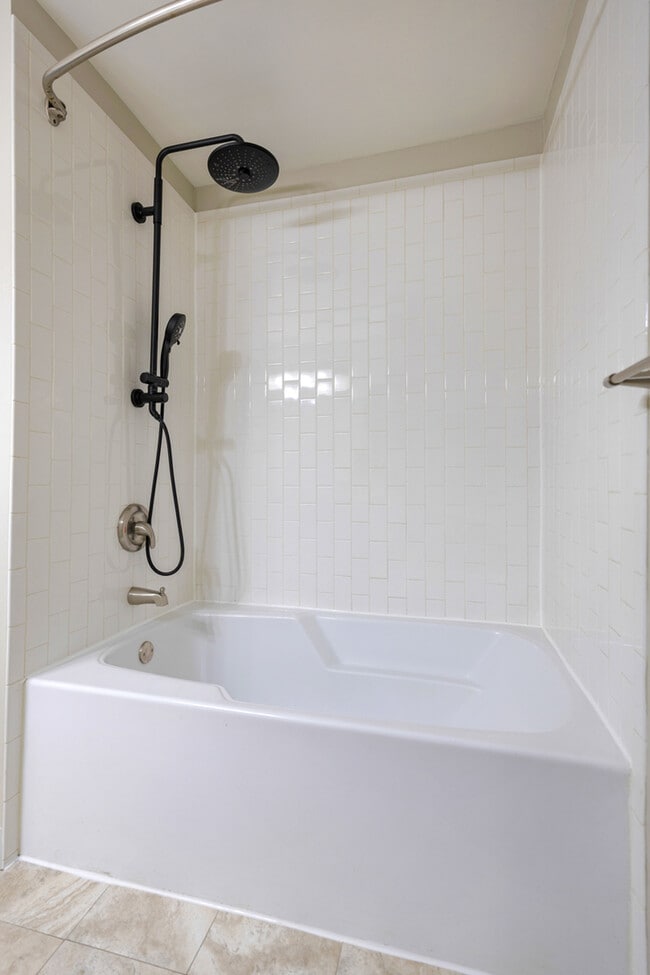 Building Photo - 609 Esla Ct