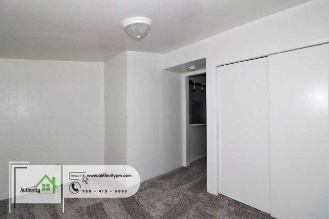Building Photo - 3240 Veda - West Redding - "Pet Considered"