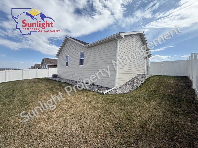 Building Photo - Newer 3 Bed 2 Bath Home in the Heights
