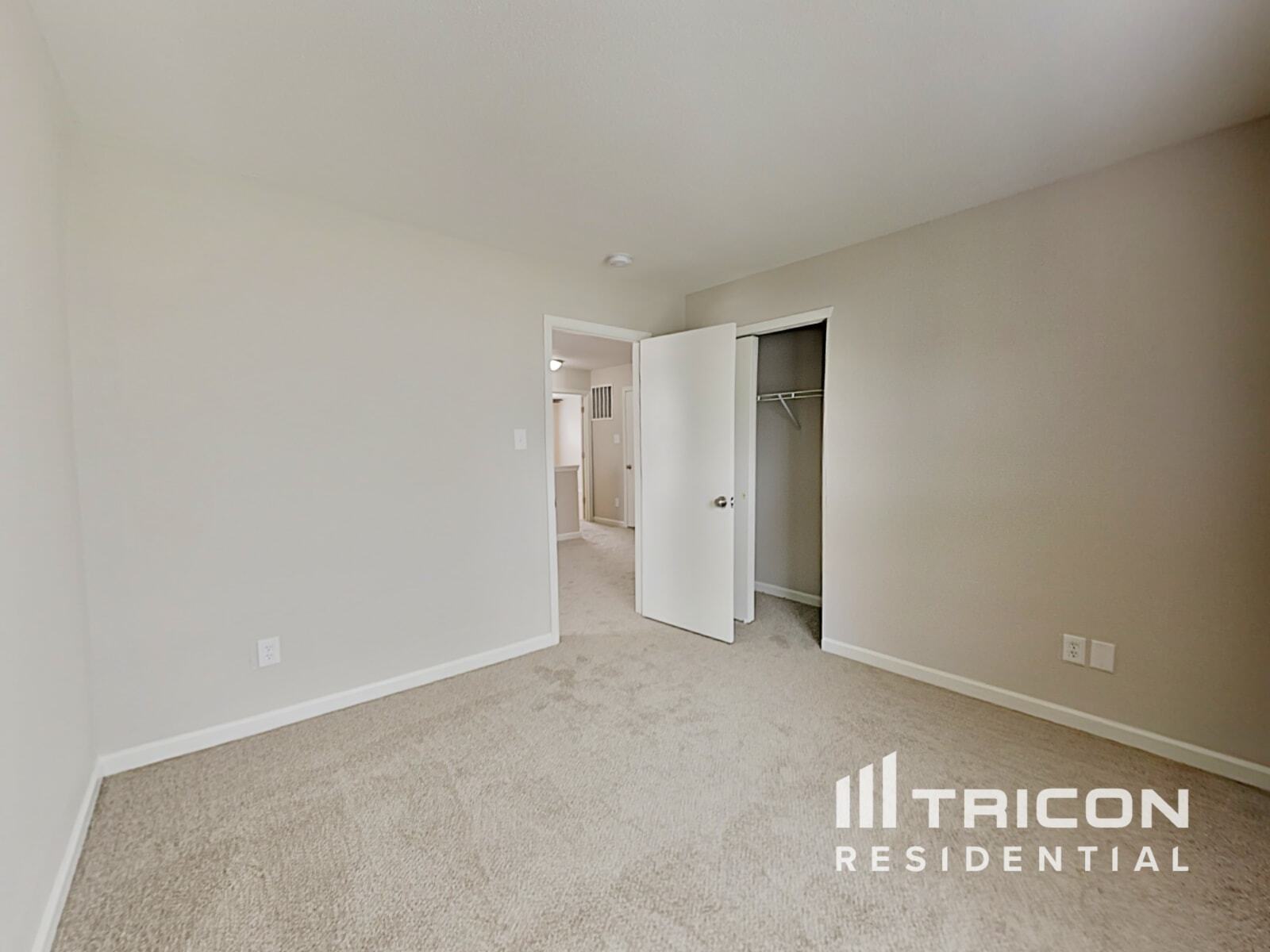 Building Photo - 908 Littleton Dr