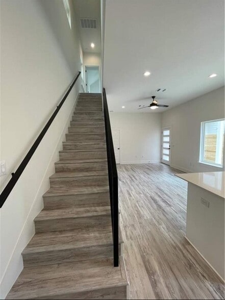 Building Photo - 6016 Fairway St