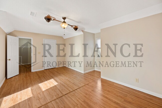 Building Photo - 1417 S Goebel Cir