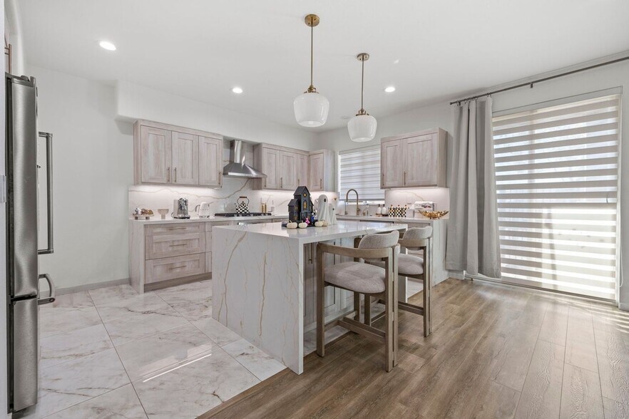 Building Photo - 16485 Nicklaus Dr