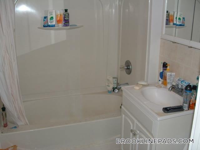 Building Photo - 66 Egmont St