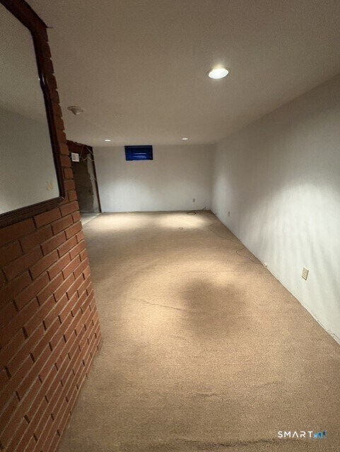 Building Photo - 16 Botelle Manor