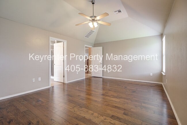 Building Photo - Spacious 4-Bedroom Home with Modern Upgrades & Prime Location