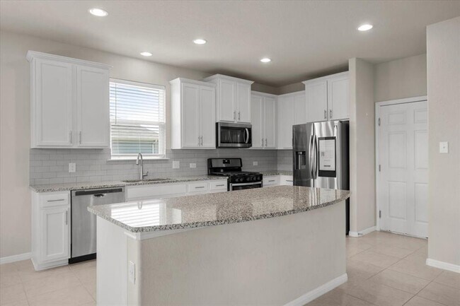 Building Photo - 121 Emerald Pass