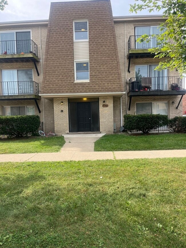 Building Photo - 7041 W 99th St