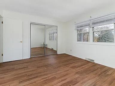 Building Photo - 913 S Linden St