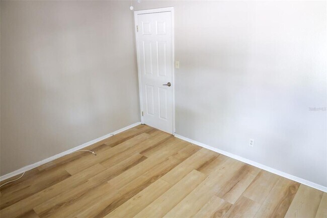 Building Photo - 1061 85th Terrace N
