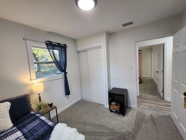 Building Photo - MOVE IN SPECIAL: HALF OFF first full month of rent!!!