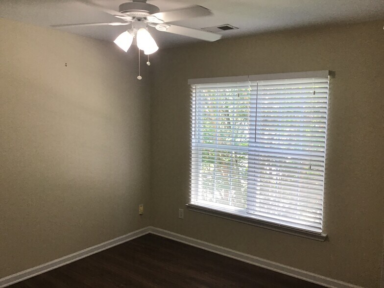 Building Photo - 3309 Glamorgan Ct