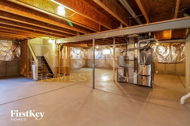 Building Photo - 2 Pebblestone Ct