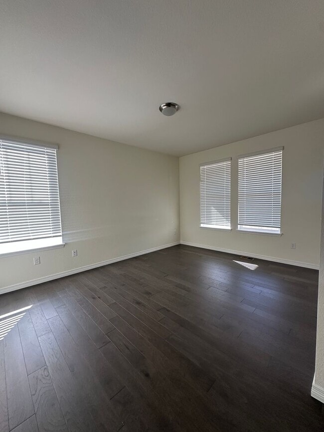 Building Photo - 4-bedroom Single Family Home in Broomfield