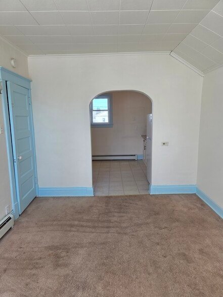 Building Photo - 408 S 7th Ave