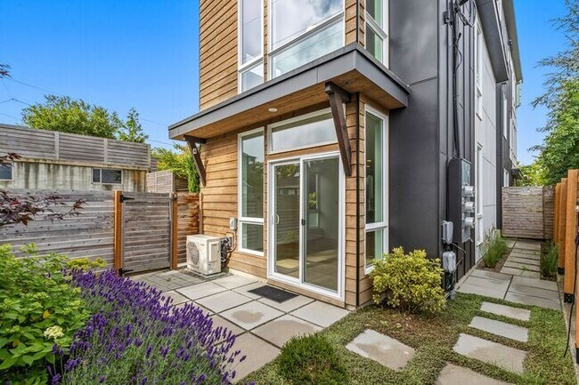 Building Photo - Air Conditioned Hilltop Gem w/ 360° Rooftop Ocean, Mountain and Skyline Views
