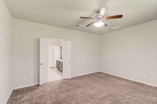 Building Photo - 4423 Sandhill Terrace Ln