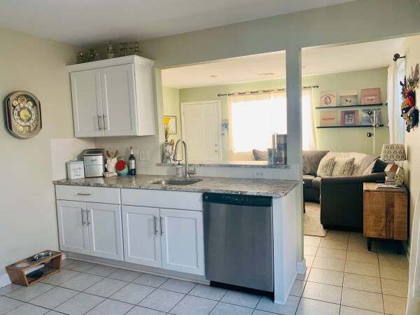 Open Concept Kitchen - 7121 Marshal Foch St