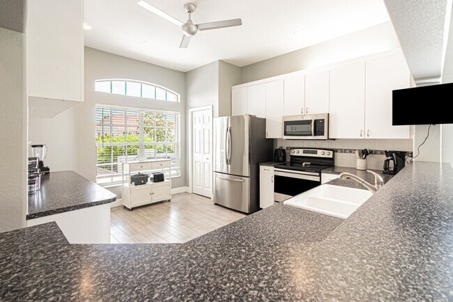 Building Photo - Beautiful 2-Bed Home, Dog Friendly & Resort-Style Amenities – Available for Annual Rental!