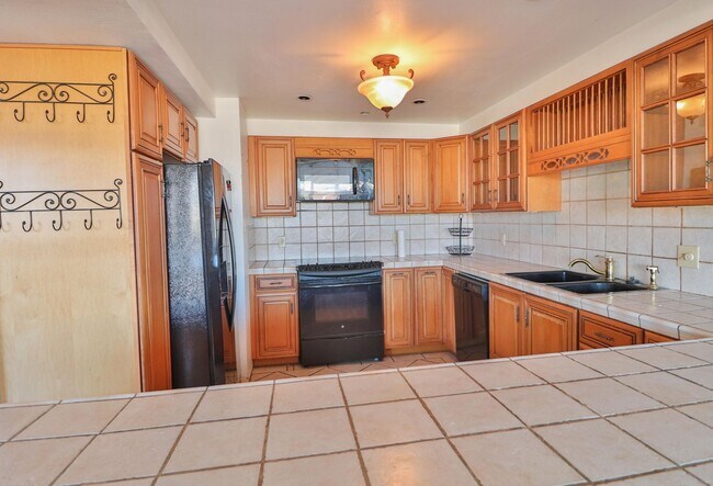 Building Photo - 101 Lombard St