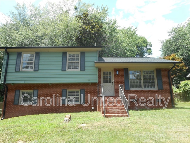 Building Photo - 7556 Thorncliff Dr