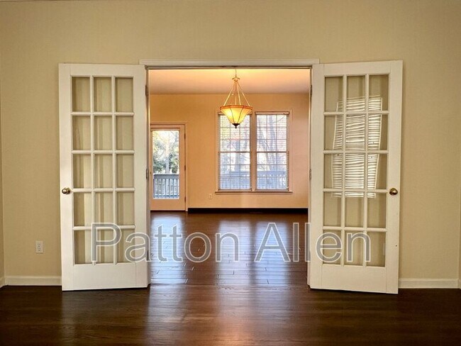 Building Photo - 29 Whispering Oak Ct