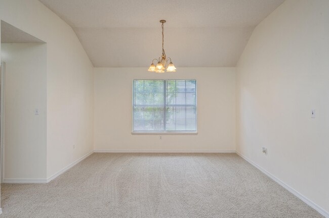 Building Photo - 437 S Shore Dr