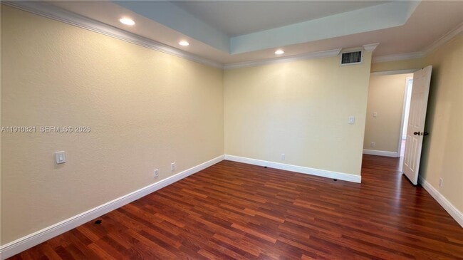 Building Photo - 3887 Tree Top Dr