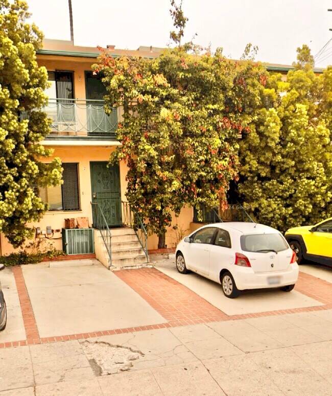 Building Photo - 1278 N Van Ness Ave