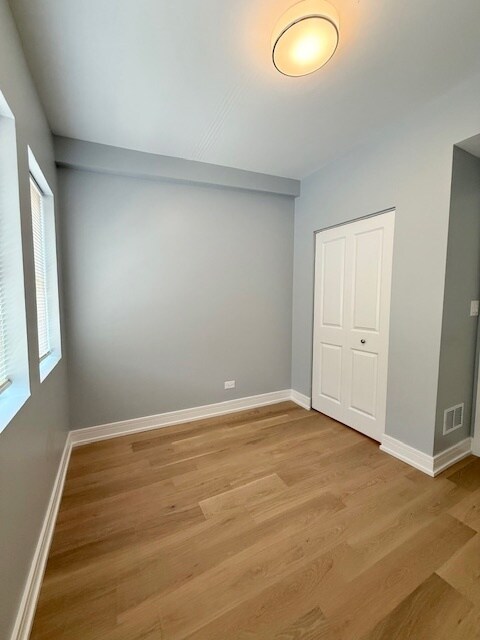 Building Photo - 5852 N Artesian Ave
