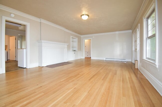 Building Photo - 2334 Augusta St