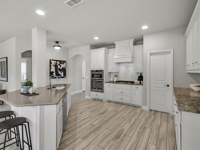 Building Photo - 310 Hawthorn Dr