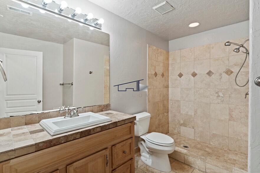 Building Photo - 2368 N 650 E