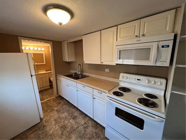 Building Photo - 908 S 8th St