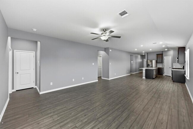 Building Photo - 100 Javans Nest