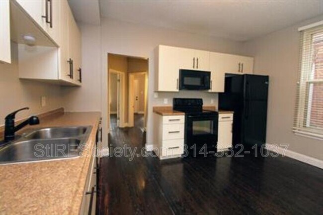 Building Photo - 3618-3620 Hartford St