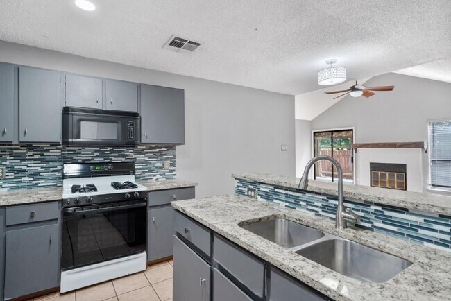 Building Photo - 12307 Emery Oaks Rd