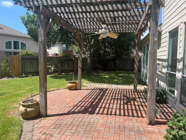 Building Photo - 3815 Shadow Knoll Ct