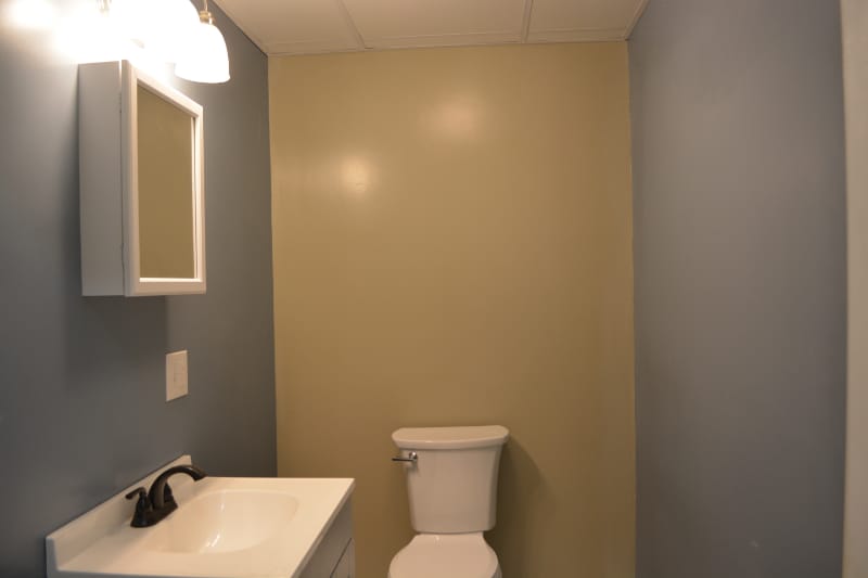 Building Photo - 330 E Main St