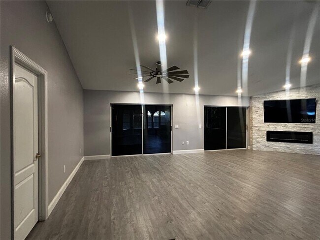 Building Photo - 3701 Parkway Blvd