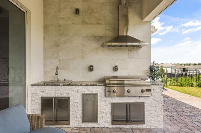 Building Photo - 16000 Volterra Point