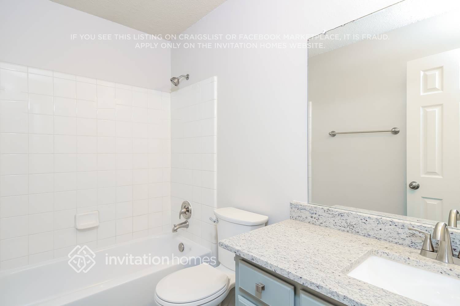 Building Photo - 3933 Pinetree Dr