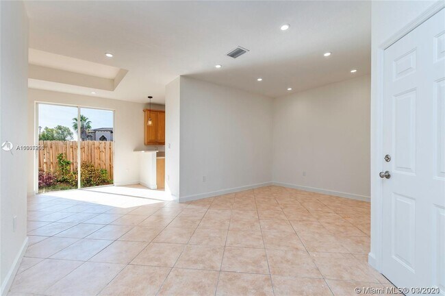 Building Photo - 15244 SW 9th Way