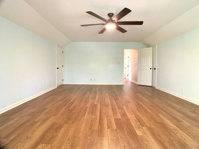 Building Photo - 2553 Emerald Ct