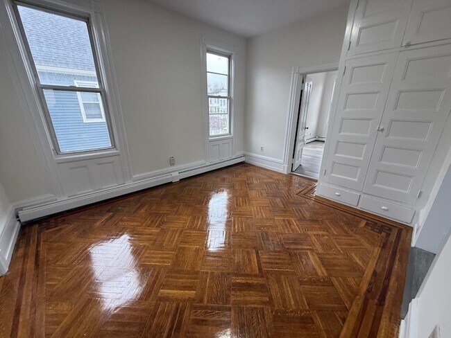 Building Photo - 4619 Park Ave