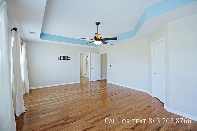 Building Photo - 158 Charlesfort Way
