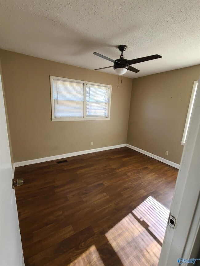 Building Photo - 3606 Northwest Crestmore Avenue