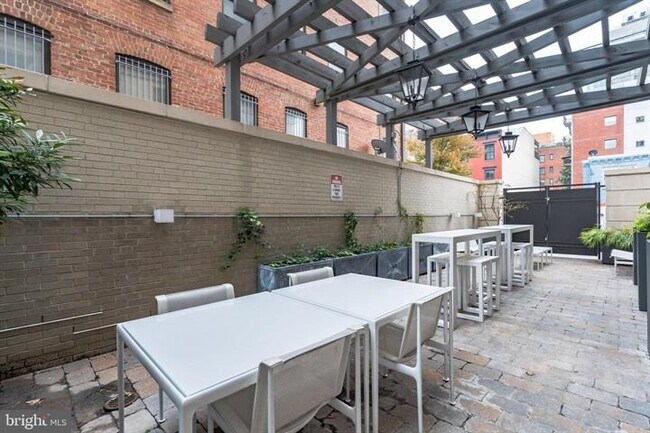 Building Photo - 1011 M St NW