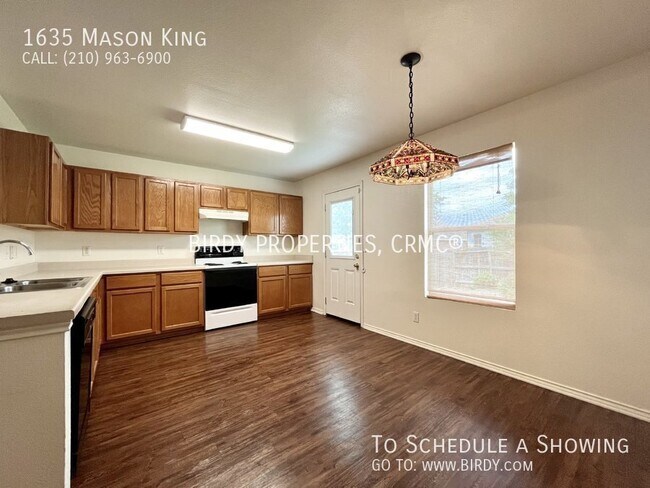 Building Photo - 1635 Mason King